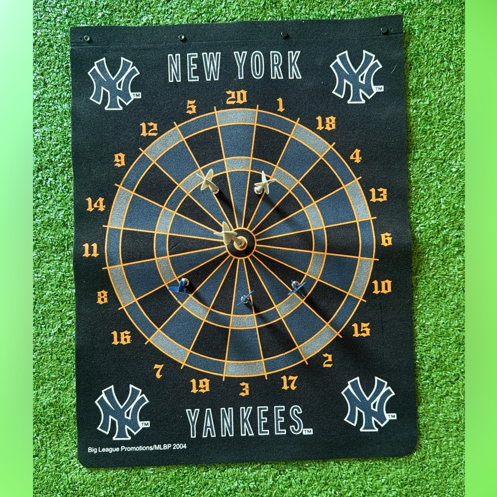 New York Yankees Dartboard Game - Black and Orange